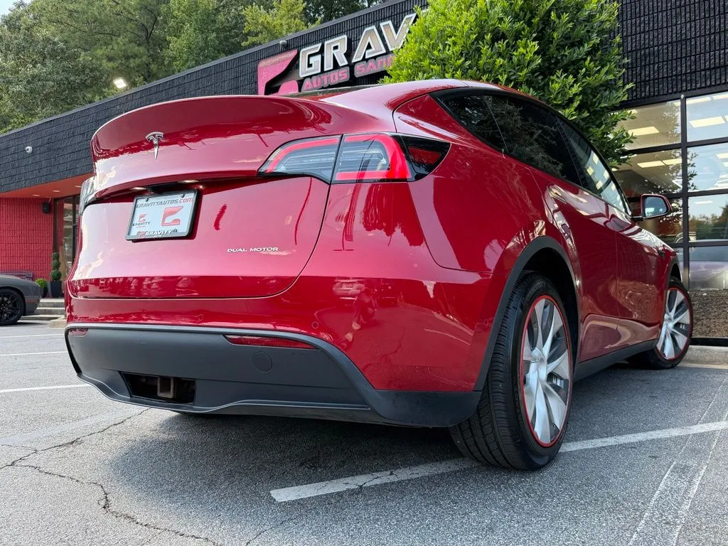 Tesla Model Y photo 20