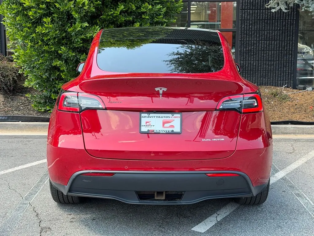 Tesla Model Y photo 21