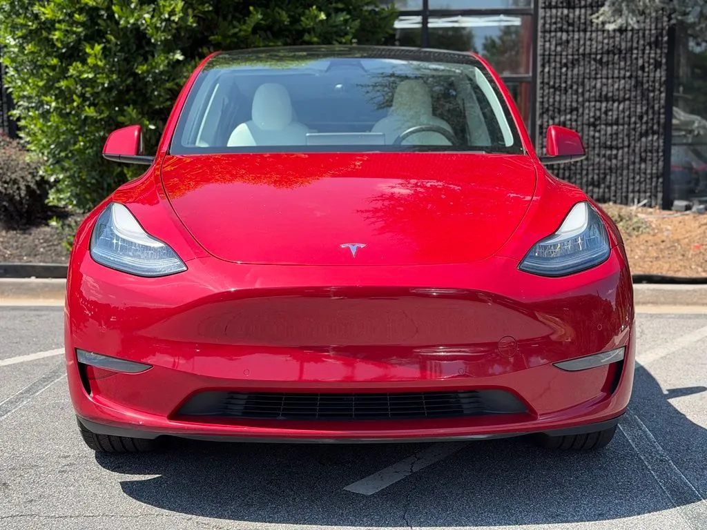 Tesla Model Y photo 3