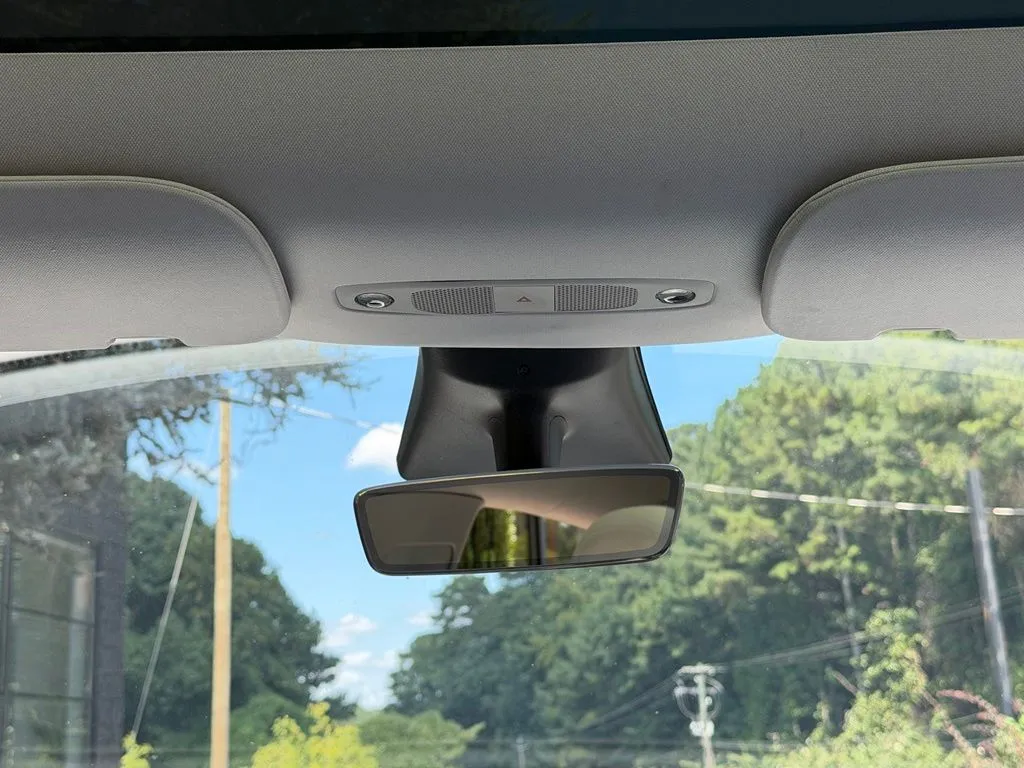 Tesla Model Y photo 53