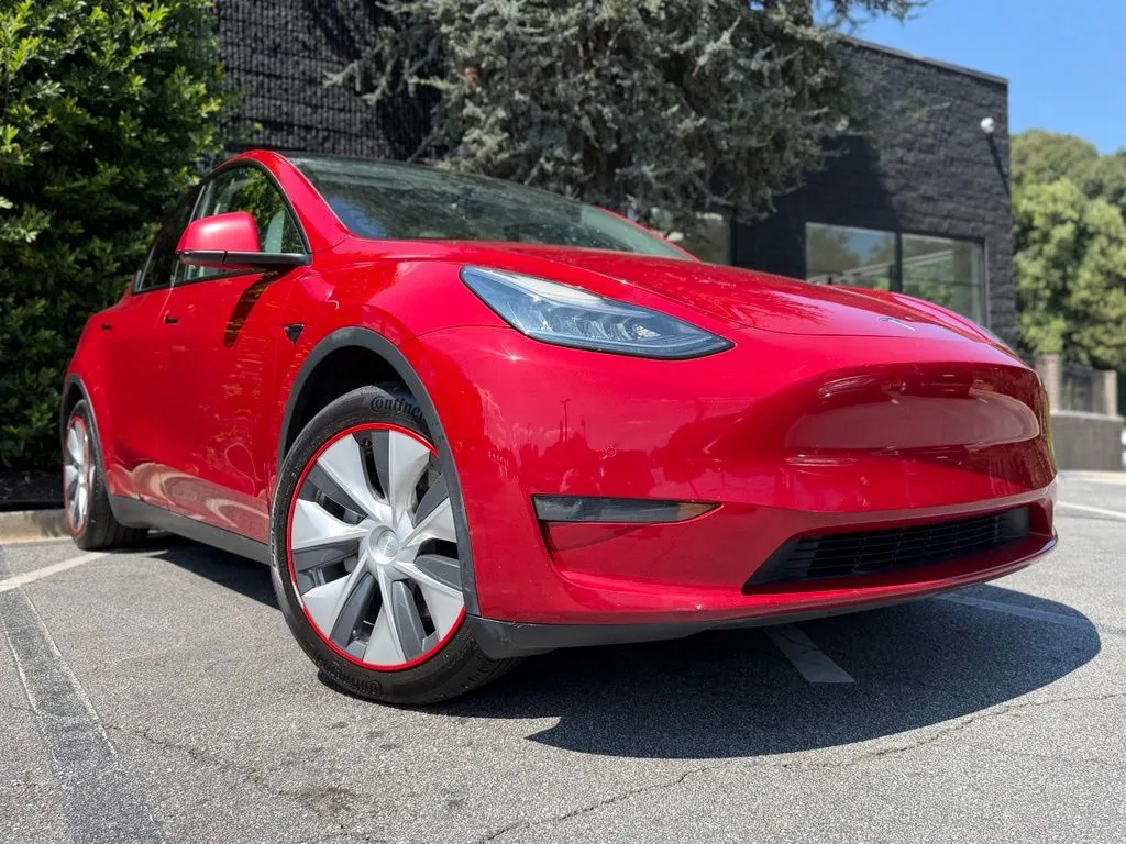 Tesla Model Y photo 8