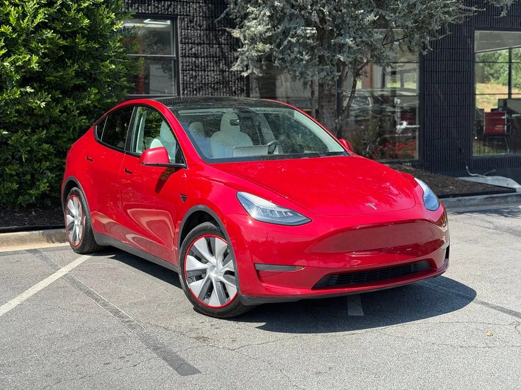 Tesla Model Y photo 7