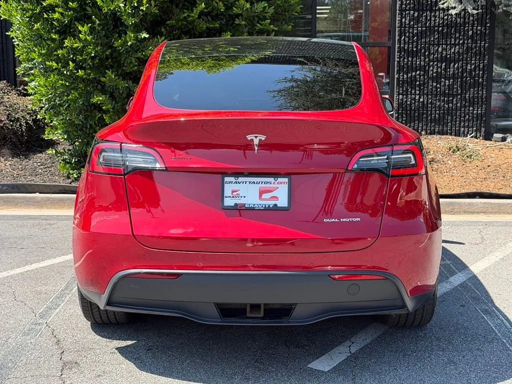Tesla Model Y photo 14