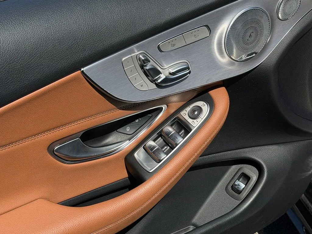 Mercedes-Benz C-Class photo 29