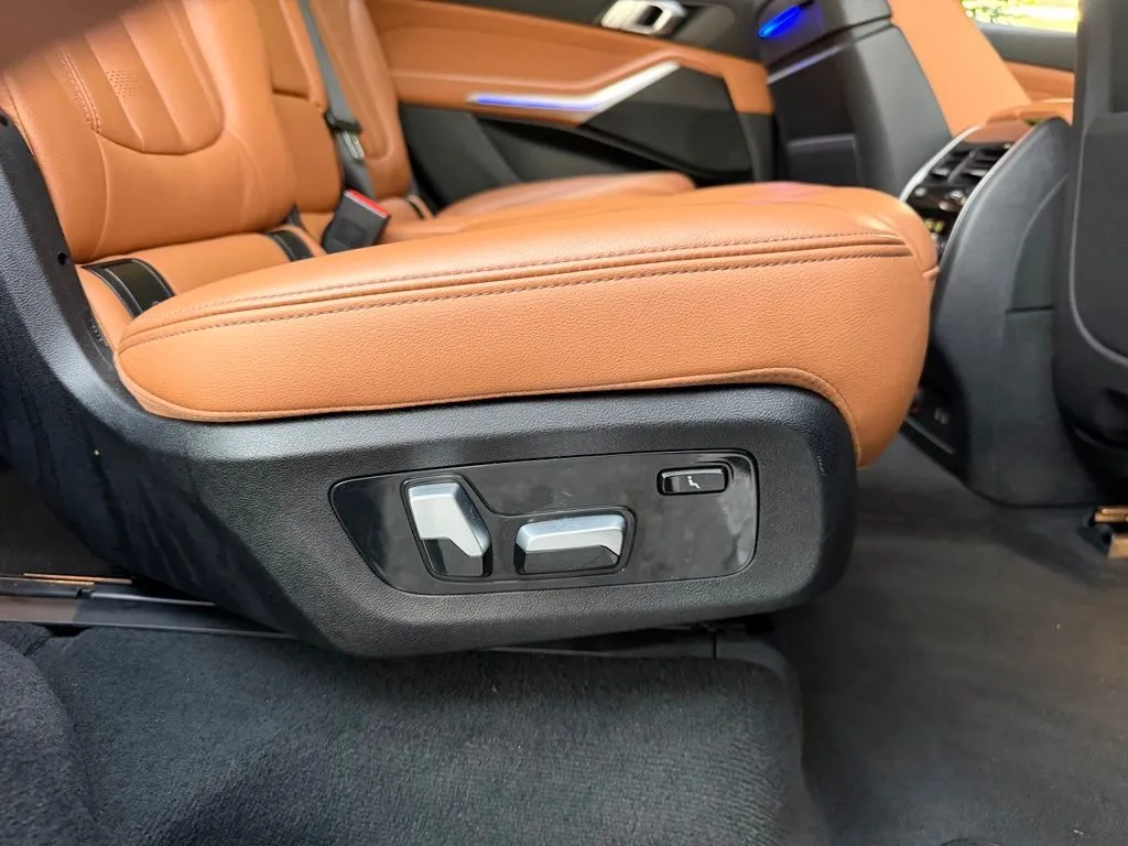 BMW X7 photo 40