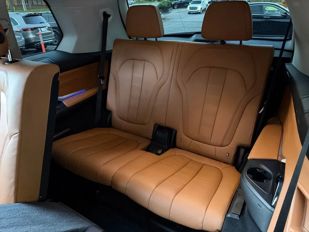 BMW X7 photo 32