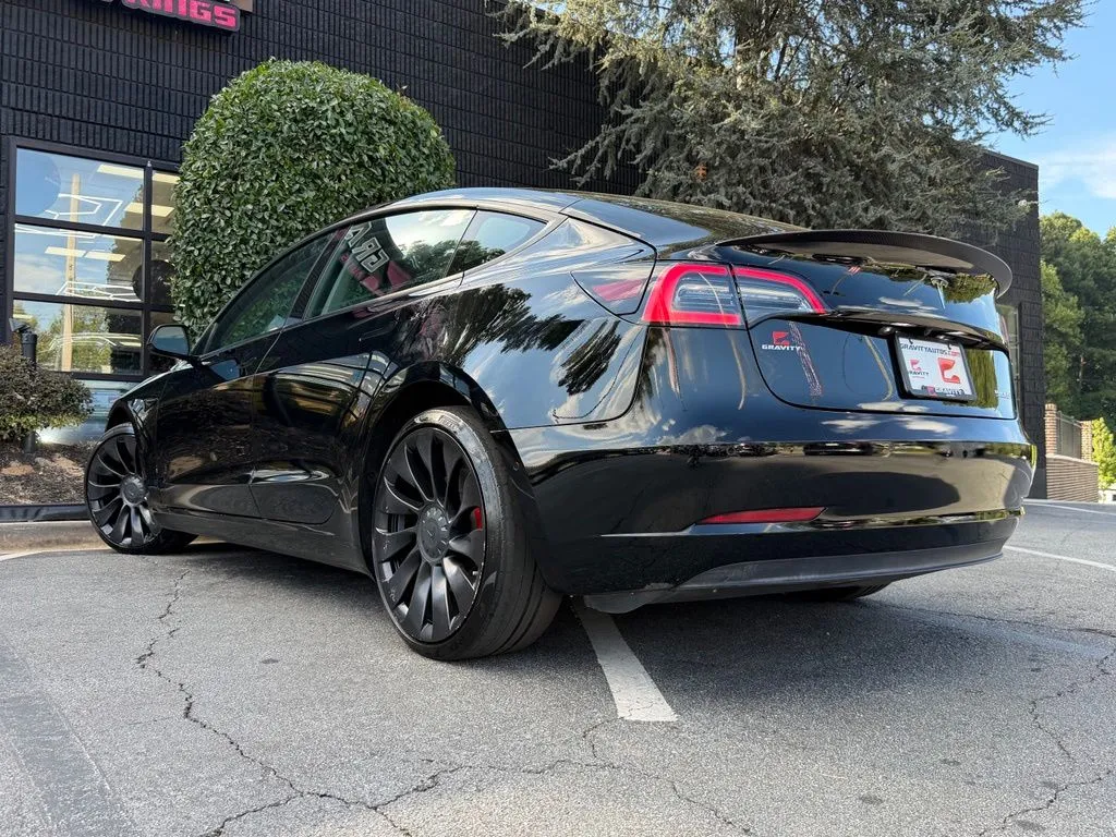 Tesla Model 3 photo 20