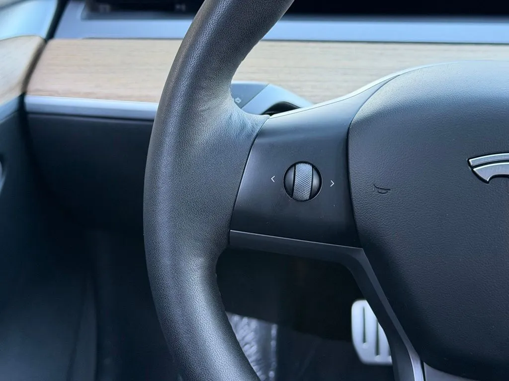 Tesla Model 3 photo 41