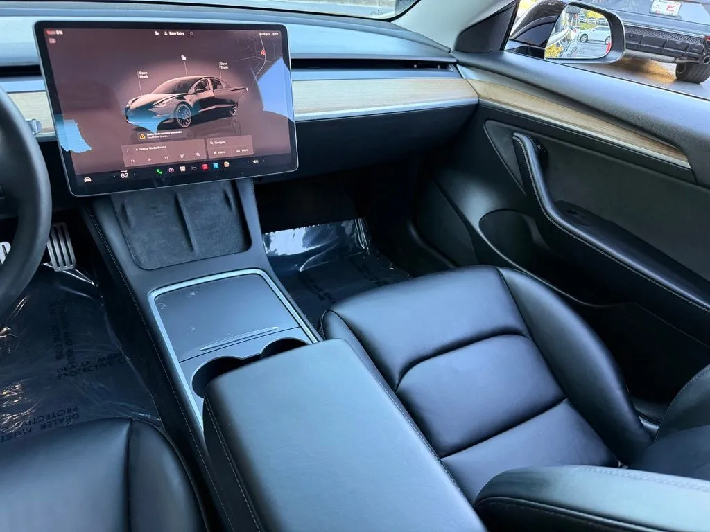 Tesla Model 3 photo 39