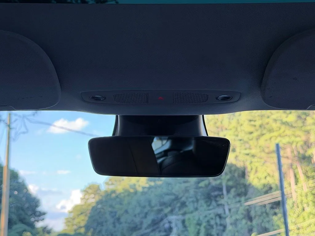 Tesla Model 3 photo 45