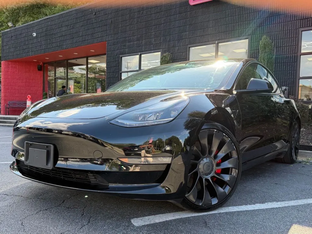 Tesla Model 3 photo 2