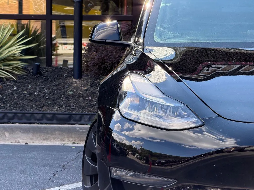 Tesla Model 3 photo 5