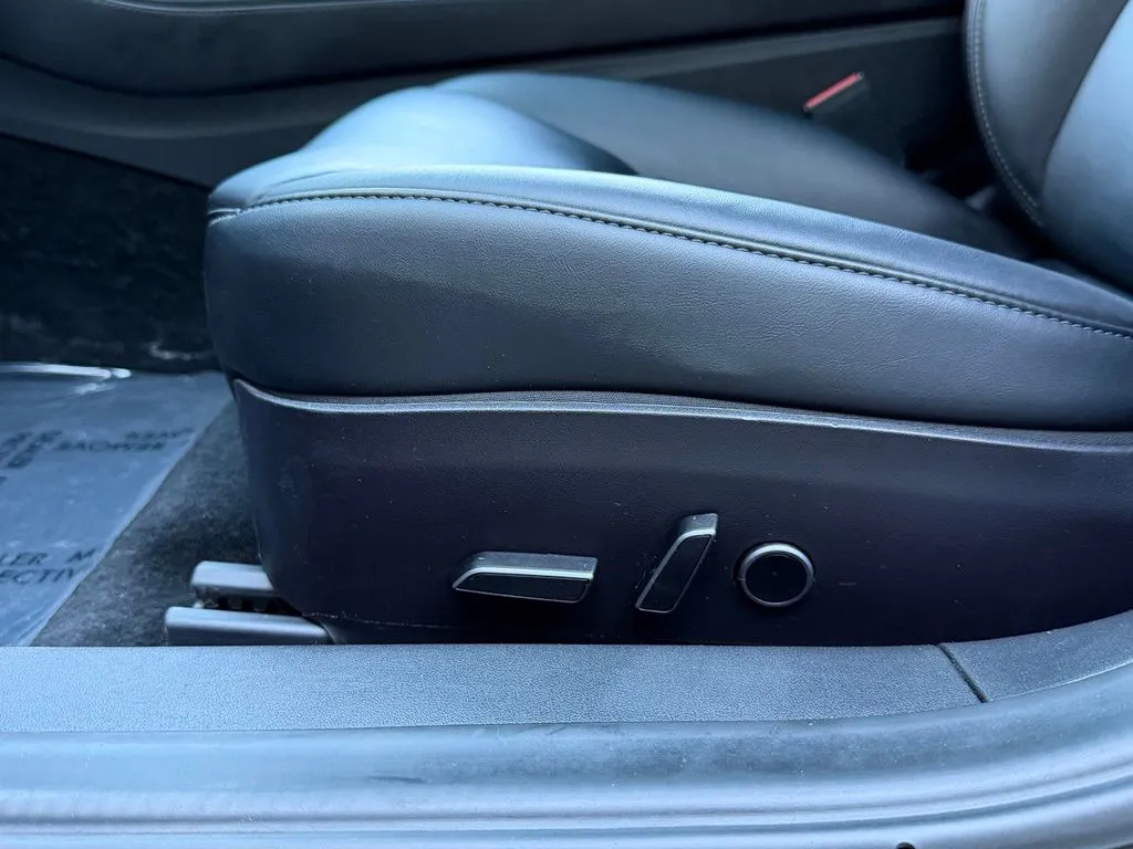 Tesla Model 3 photo 24