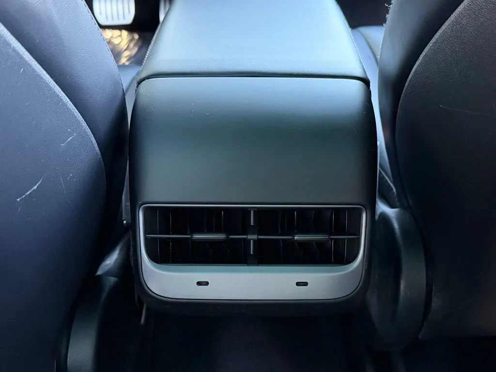 Tesla Model 3 photo 46
