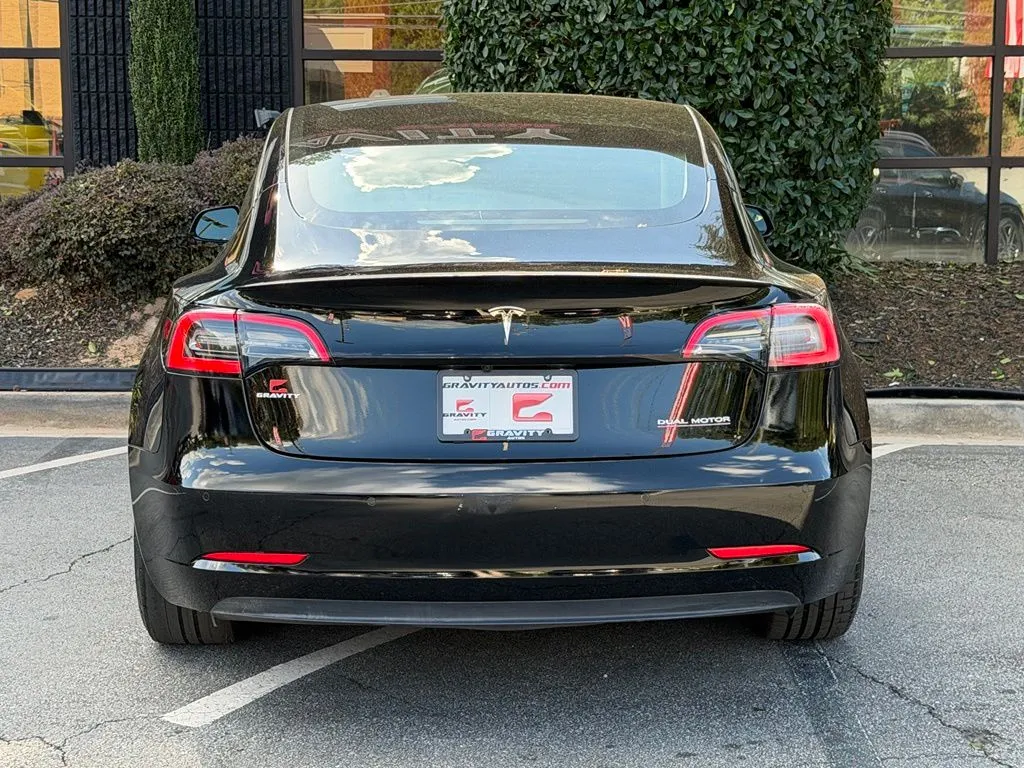 Tesla Model 3 photo 14