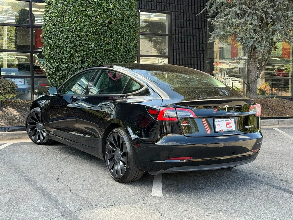 Tesla Model 3 photo 19
