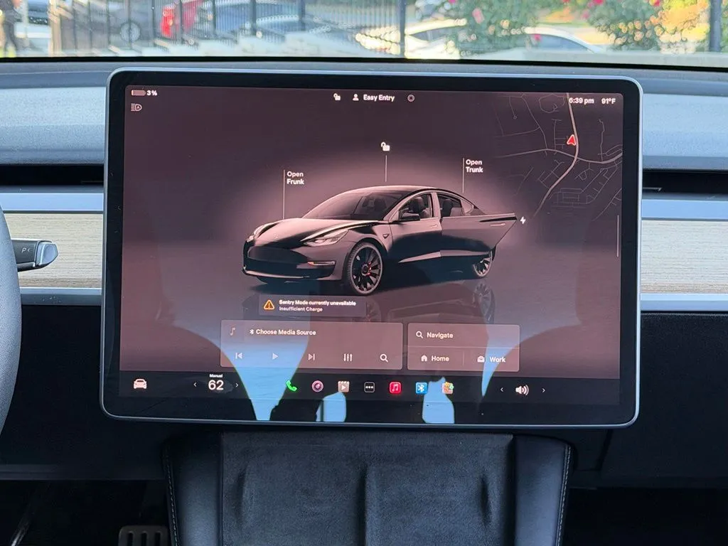 Tesla Model 3 photo 43