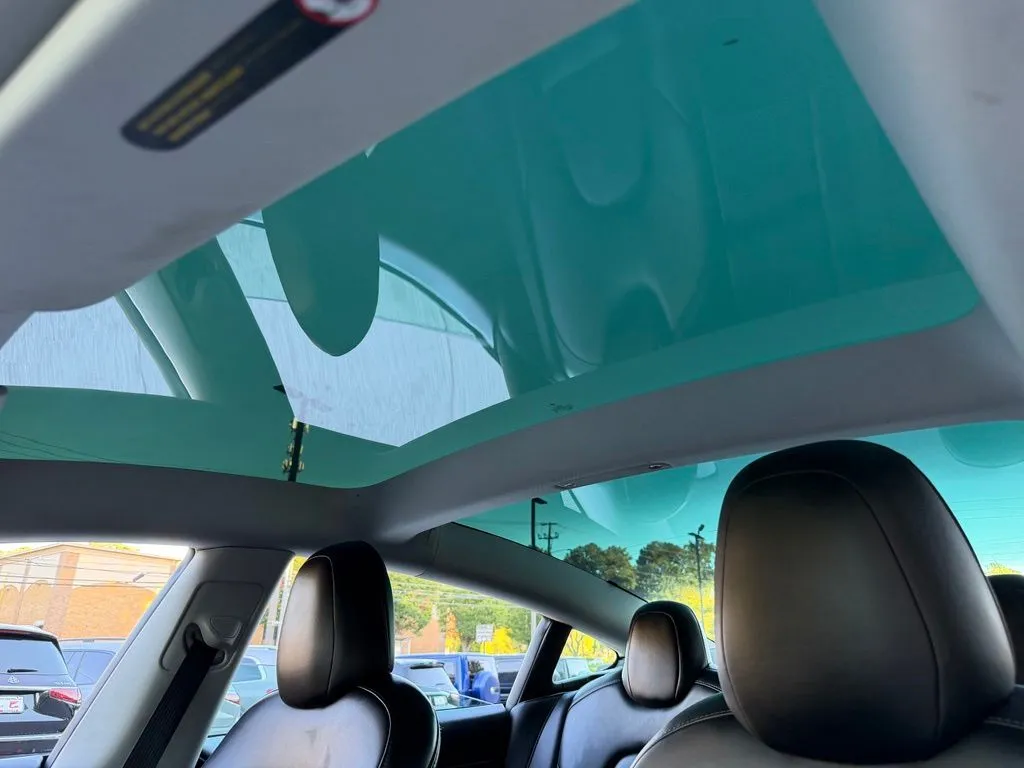 Tesla Model 3 photo 47