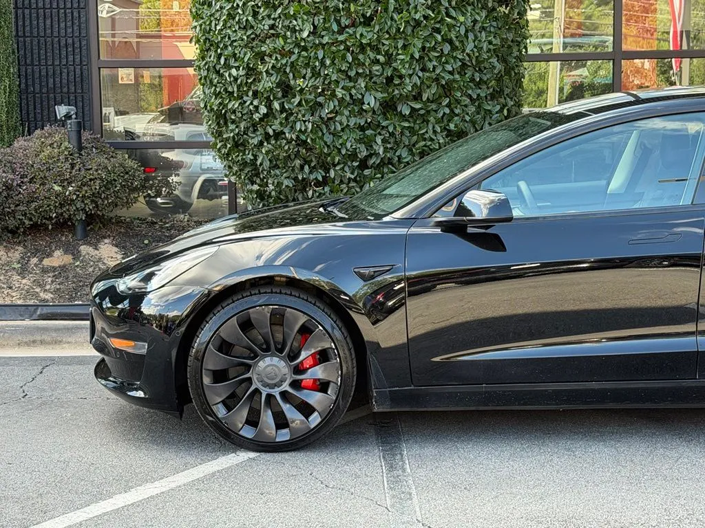 Tesla Model 3 photo 10