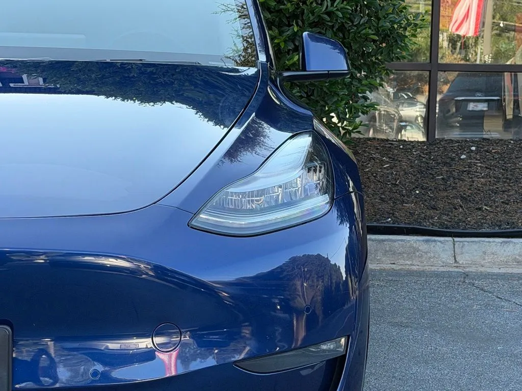 Tesla Model Y photo 5