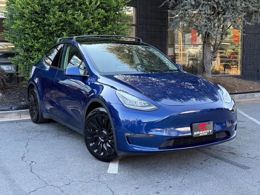 Tesla Model Y photo 7