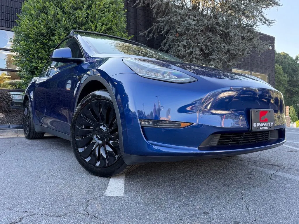 Tesla Model Y photo 8