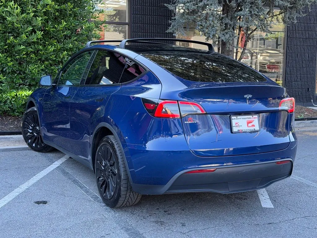 Tesla Model Y photo 19