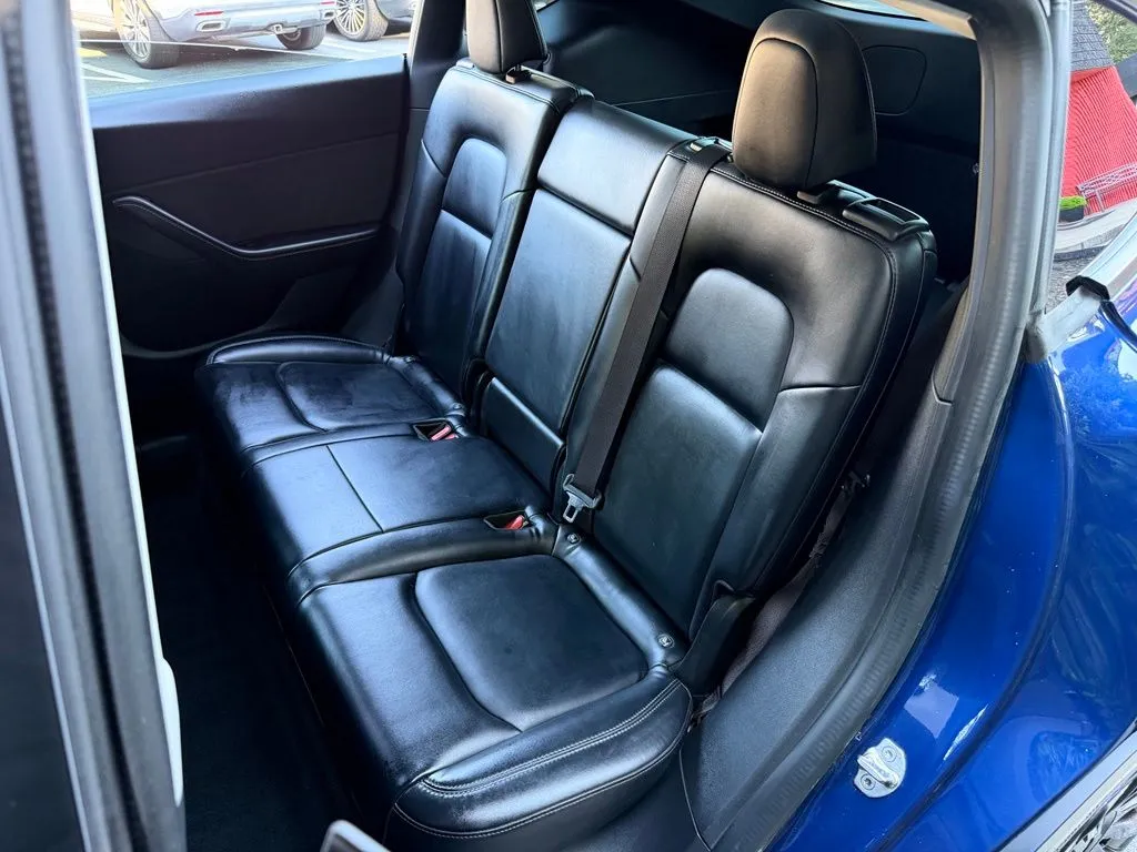 Tesla Model Y photo 31