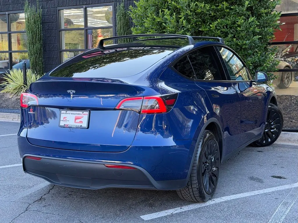 Tesla Model Y photo 12