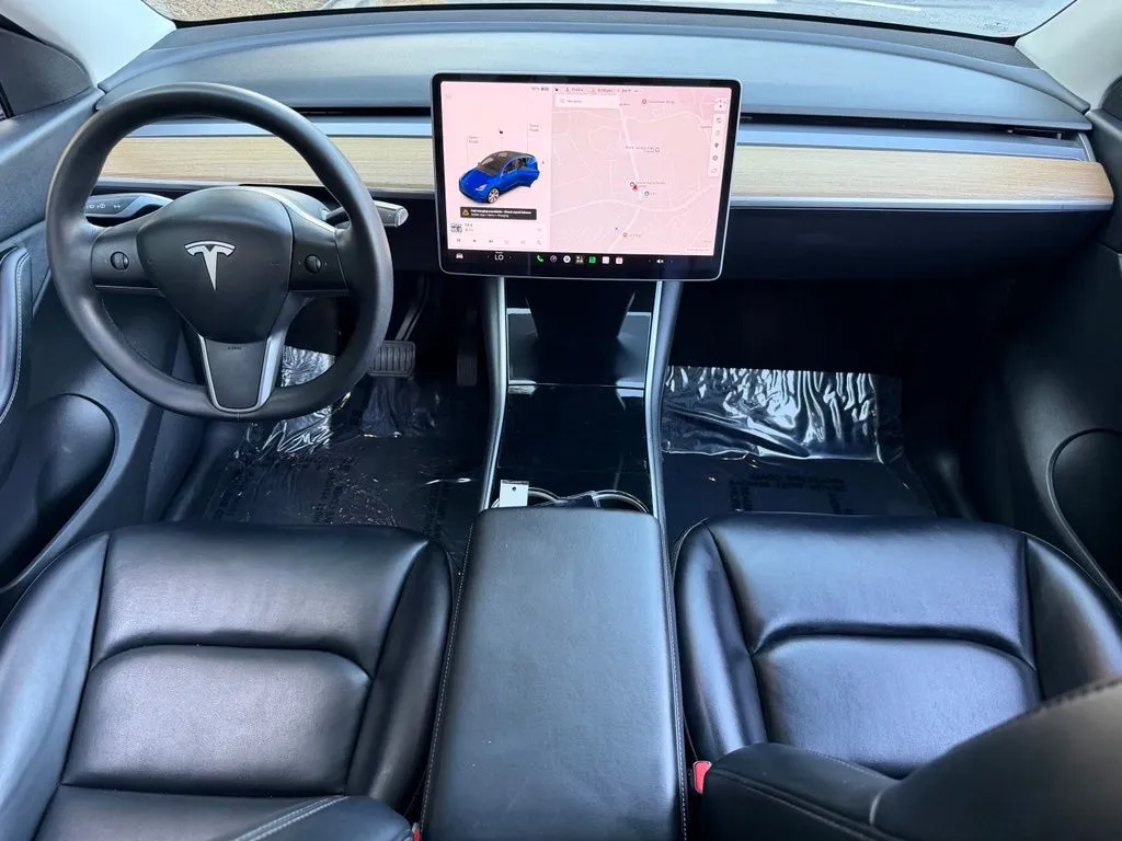 Tesla Model Y photo 40