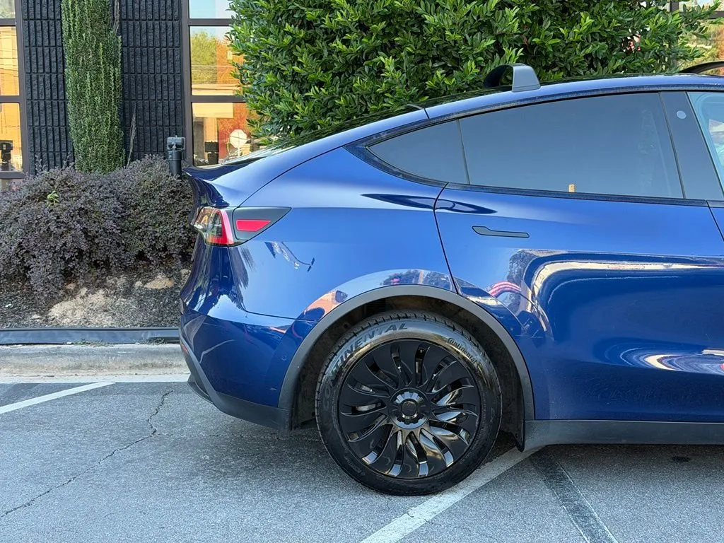 Tesla Model Y photo 22