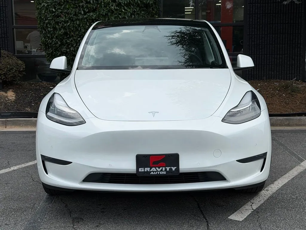 Tesla Model Y photo 4