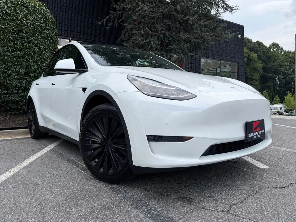 Tesla Model Y photo 9