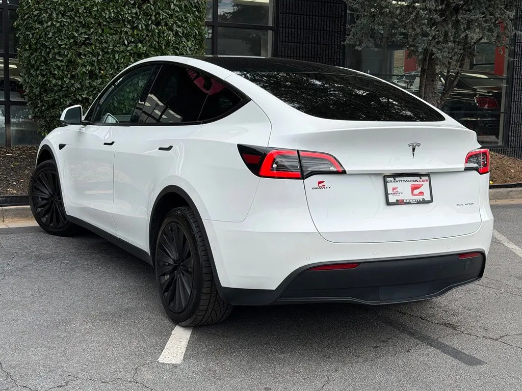 Tesla Model Y photo 20