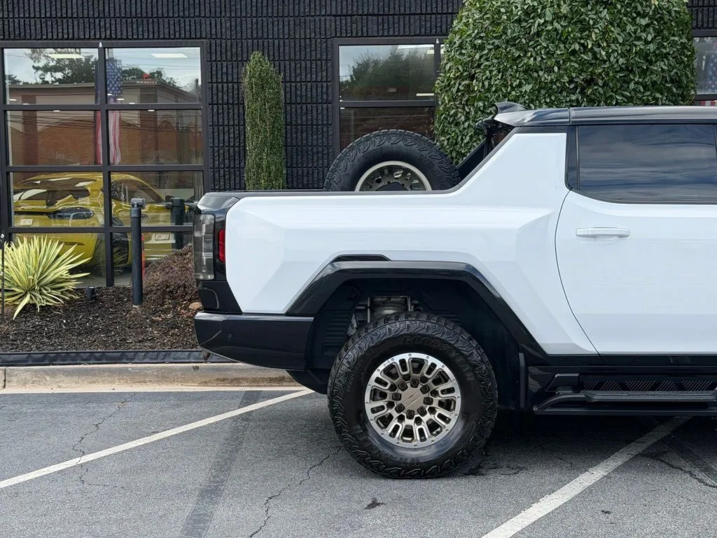 GMC Hummer EV photo 20
