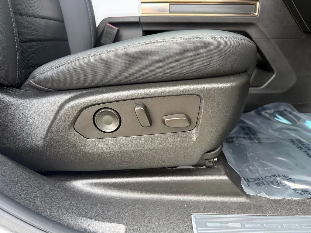 GMC Hummer EV photo 33