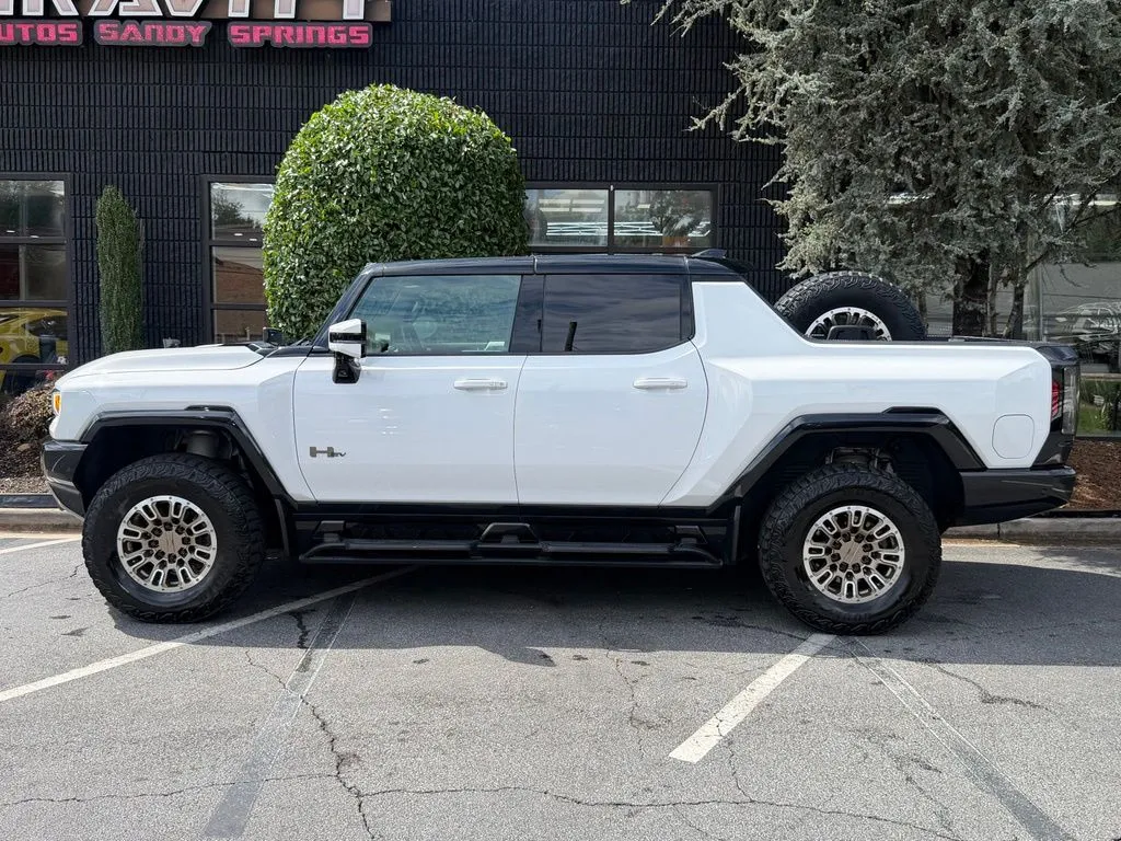 GMC Hummer EV photo 8