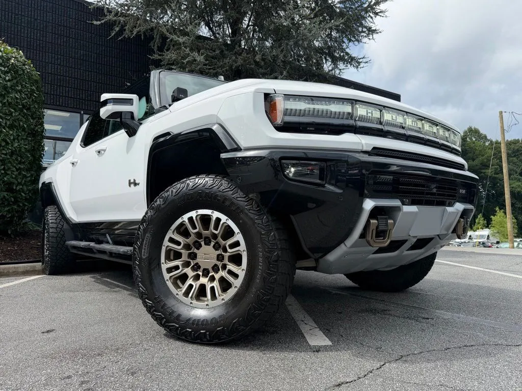 GMC Hummer EV photo 7