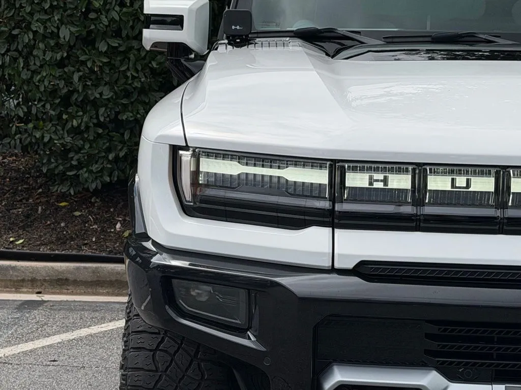 GMC Hummer EV photo 4
