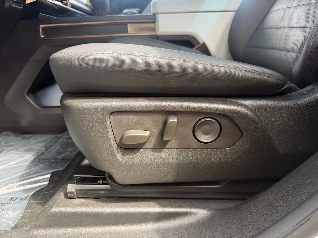 GMC Hummer EV photo 25