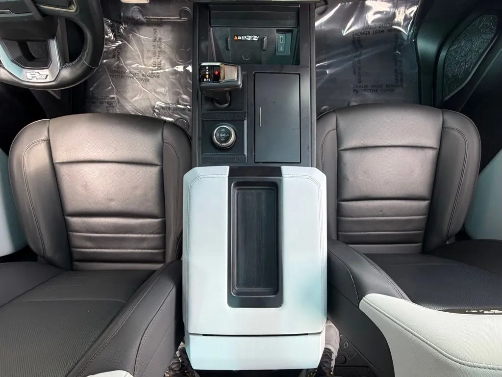 GMC Hummer EV photo 46