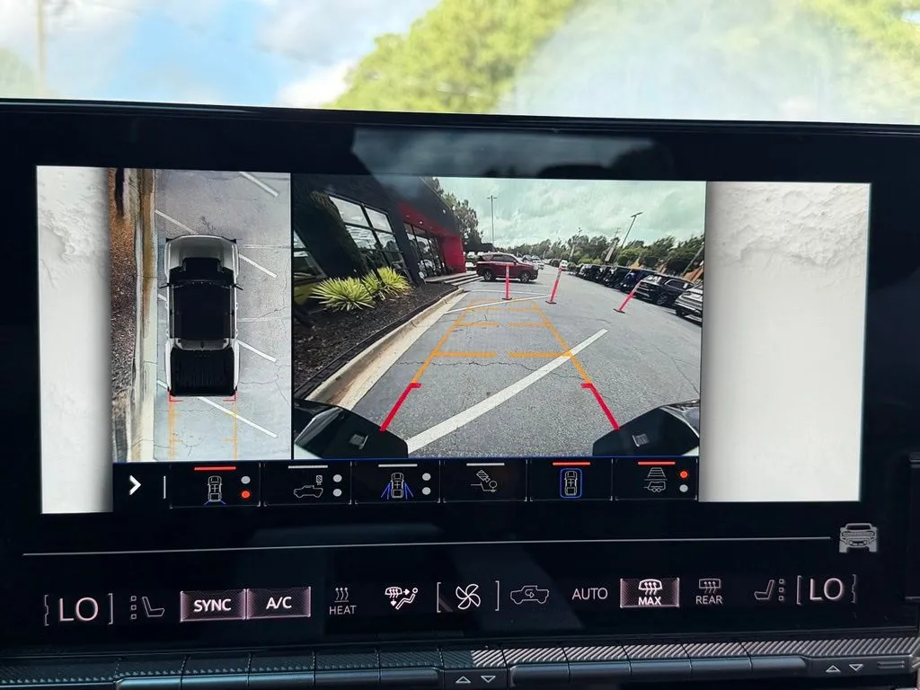 GMC Hummer EV photo 50