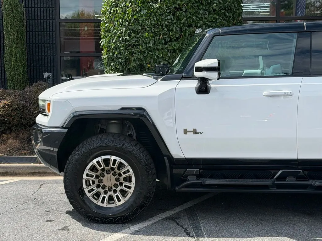 GMC Hummer EV photo 9