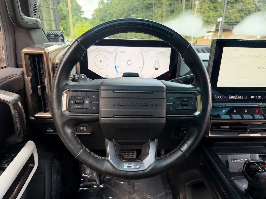 GMC Hummer EV photo 40