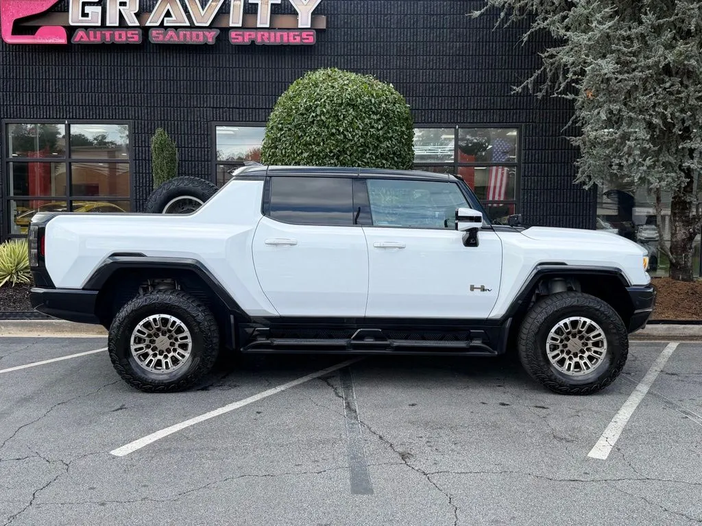 GMC Hummer EV photo 19