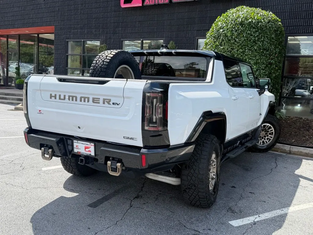 GMC Hummer EV photo 11