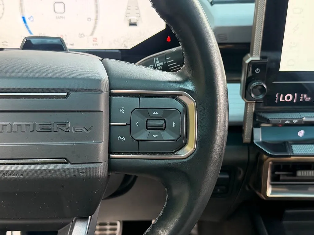GMC Hummer EV photo 42