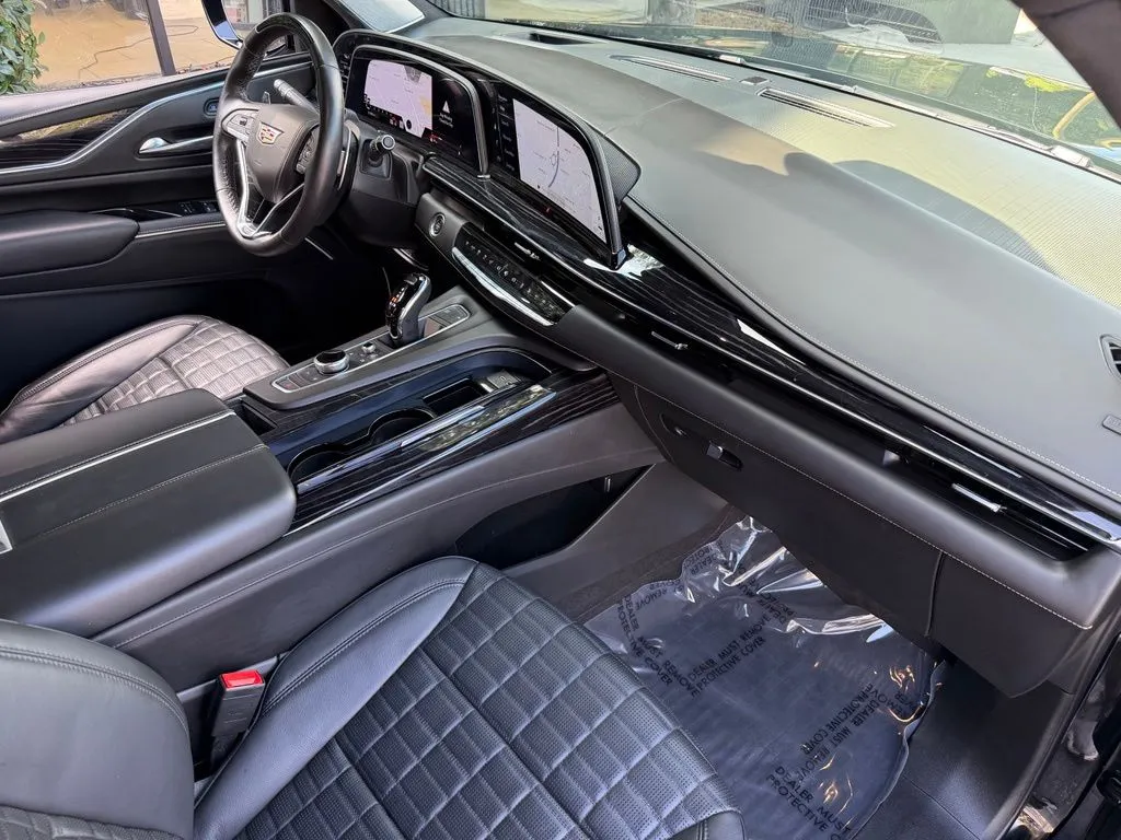Cadillac Escalade photo 32