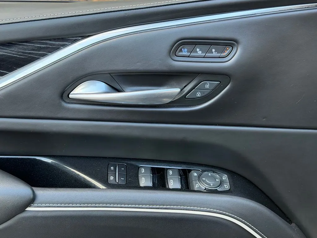 Cadillac Escalade photo 28