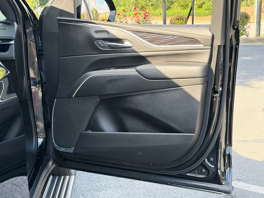 Cadillac Escalade photo 36